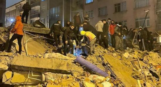 Massive earthquake kills 500 in Turkey and Syria